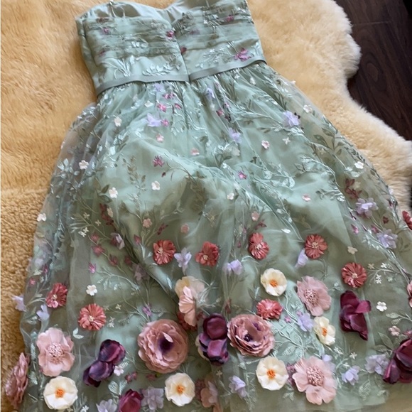 Marchesa Notte 3-D Floral Appliqué Strapless Midi Dress Rare🌸 - Picture 5 of 10